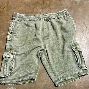 MomentUs Shorts